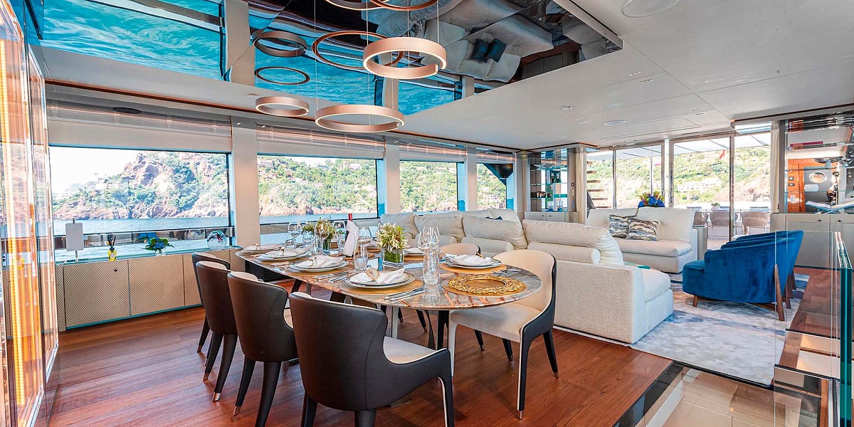 Аренда моторной мега яхты Amer 120 LAFAYETTE во Франции